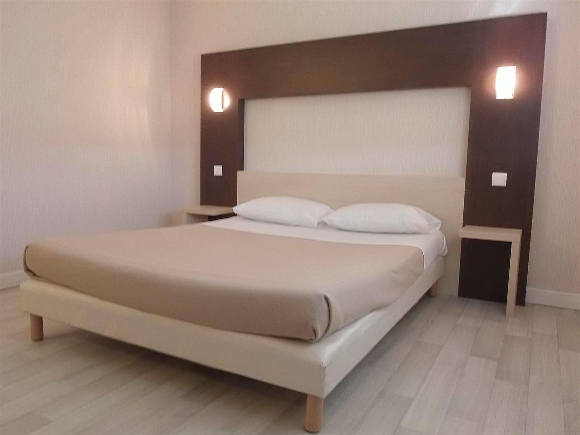 Hotel Azur Saint Junien Cit'Hotel المظهر الخارجي الصورة